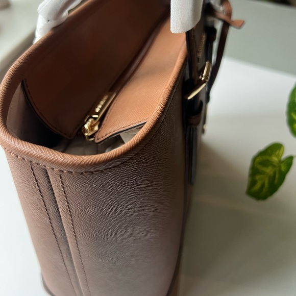Michael Kors Sofiano  Leather Top-zip tote bag. NWT - Picture 12 of 12